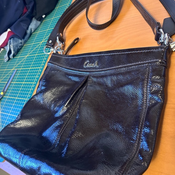 Vintage Leather Coach crossbody/shoulder bag - Picture 5 of 16